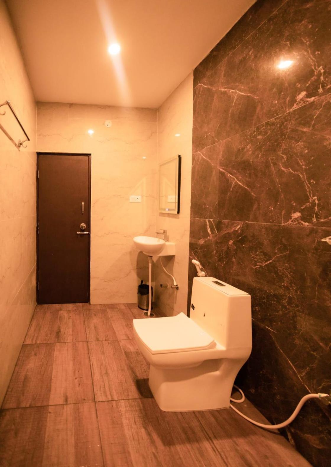 Beestay Hotels Elite Park Tirupati Szoba fotó